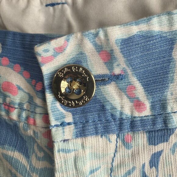 Lilly Pulitzer Callahan Shorts Size 6 into the deep Blue Tropical Seashell - Picture 4 of 14